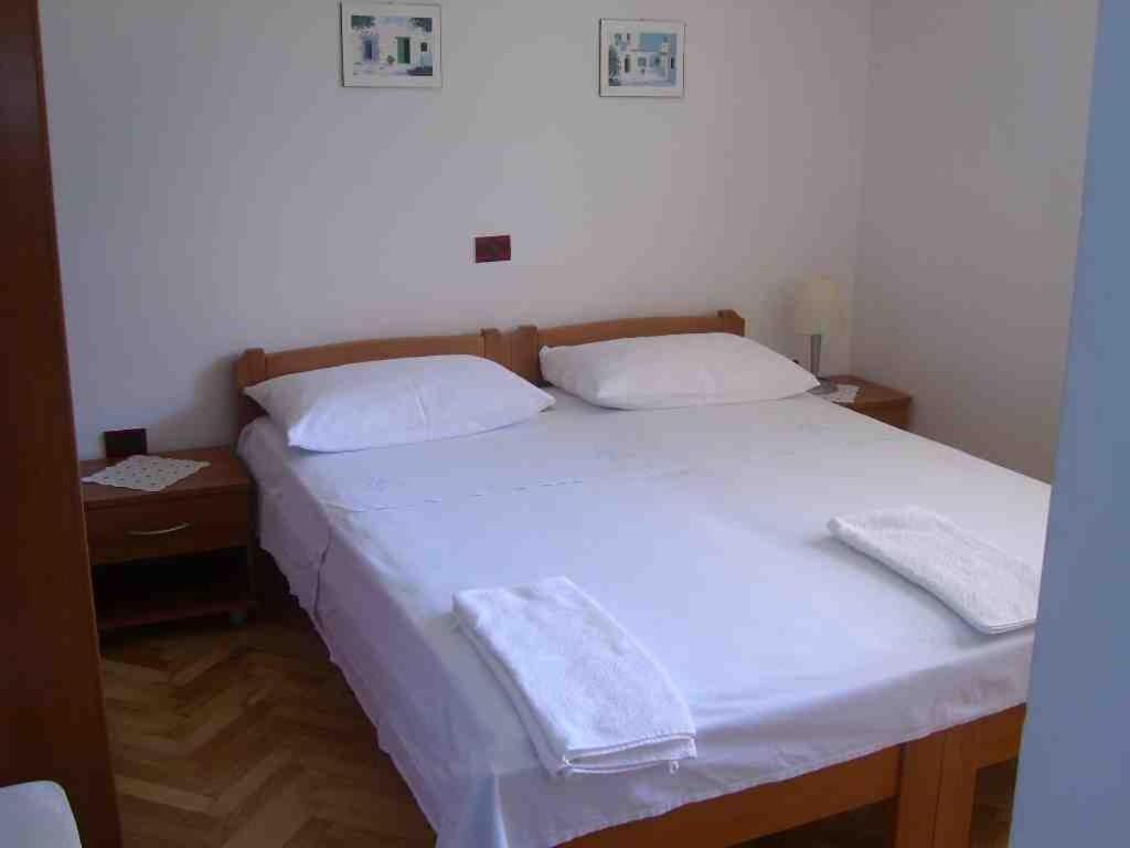 Apartments And Rooms By The Sea Sutivan, Brac - 2943 Zewnętrze zdjęcie