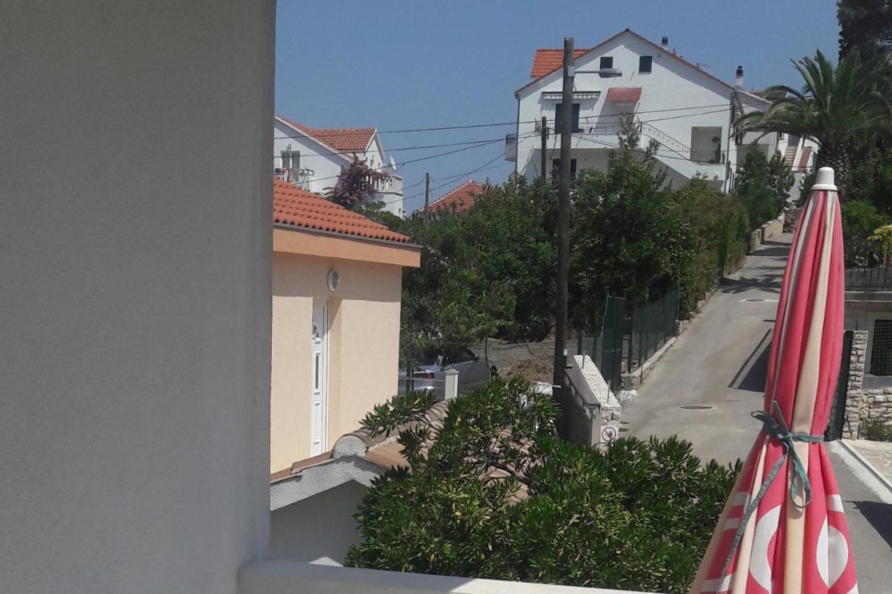 Apartments And Rooms By The Sea Sutivan, Brac - 2943 Zewnętrze zdjęcie