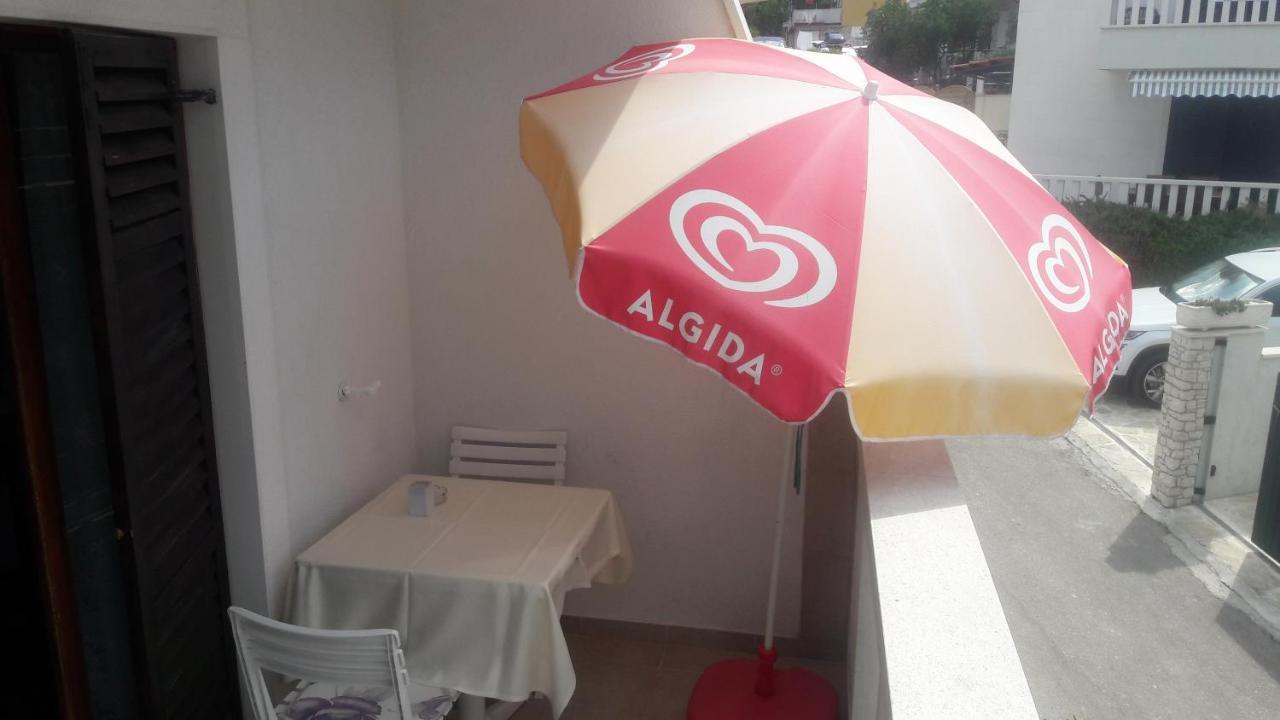 Apartments And Rooms By The Sea Sutivan, Brac - 2943 Zewnętrze zdjęcie